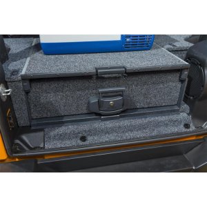 JK 4 DOOR PLASTIC & SUB WOOFER