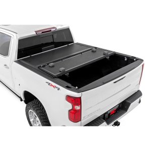 Hard bed cover tri-fold low profile Rough Country 5'8"
