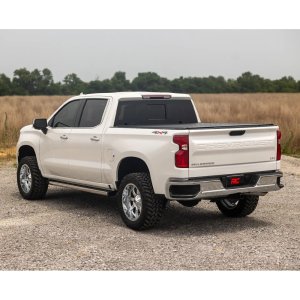 Hard bed cover tri-fold low profile Rough Country 5'8"