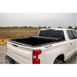 Hard bed cover tri-fold low profile Rough Country 5'8"