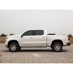 Hard bed cover tri-fold low profile Rough Country 5'8"