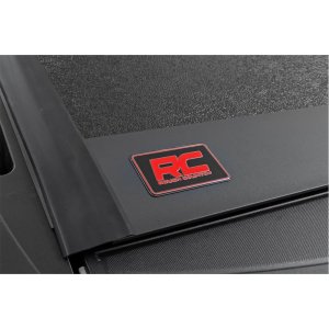 Hard bed cover tri-fold low profile Rough Country 5'8"
