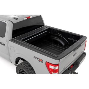 Powered retractable bed cover Rough Country 5'7"