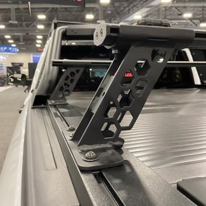 Bed cross bars full-sized bed with cover Go Rhino XRS T-Slot