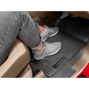 Front and rear floor mats Weatherbeater Husky Liners Double Cab
