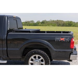 Hard bed cover tri-fold low profile Rough Country 6'10"